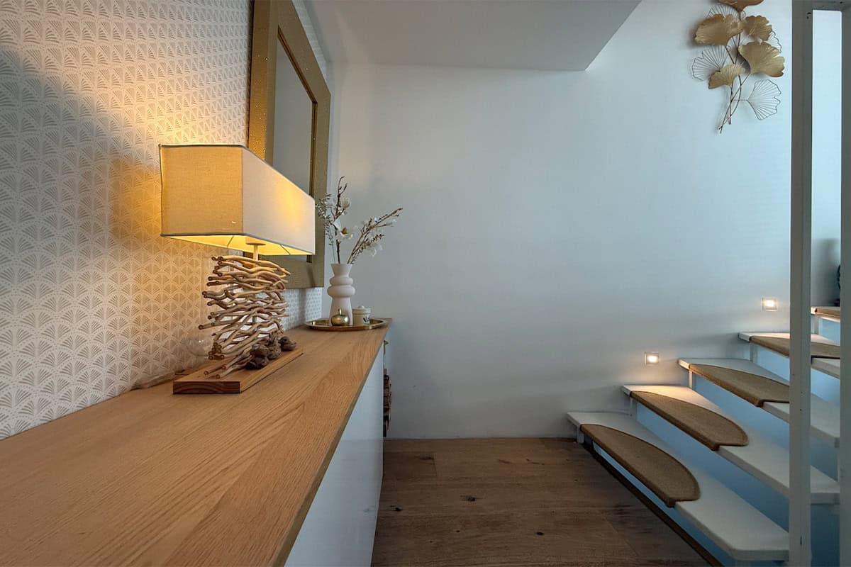 Wohnung OG – Eingangsbereich und Treppenhaus